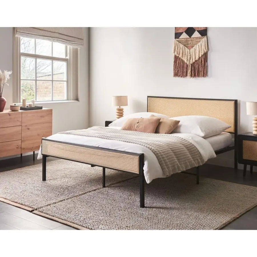 Twijfelaars-Beliani AVANTON - Tweepersoonsbed - Zwart - 140 x 200 cm - PE rotan