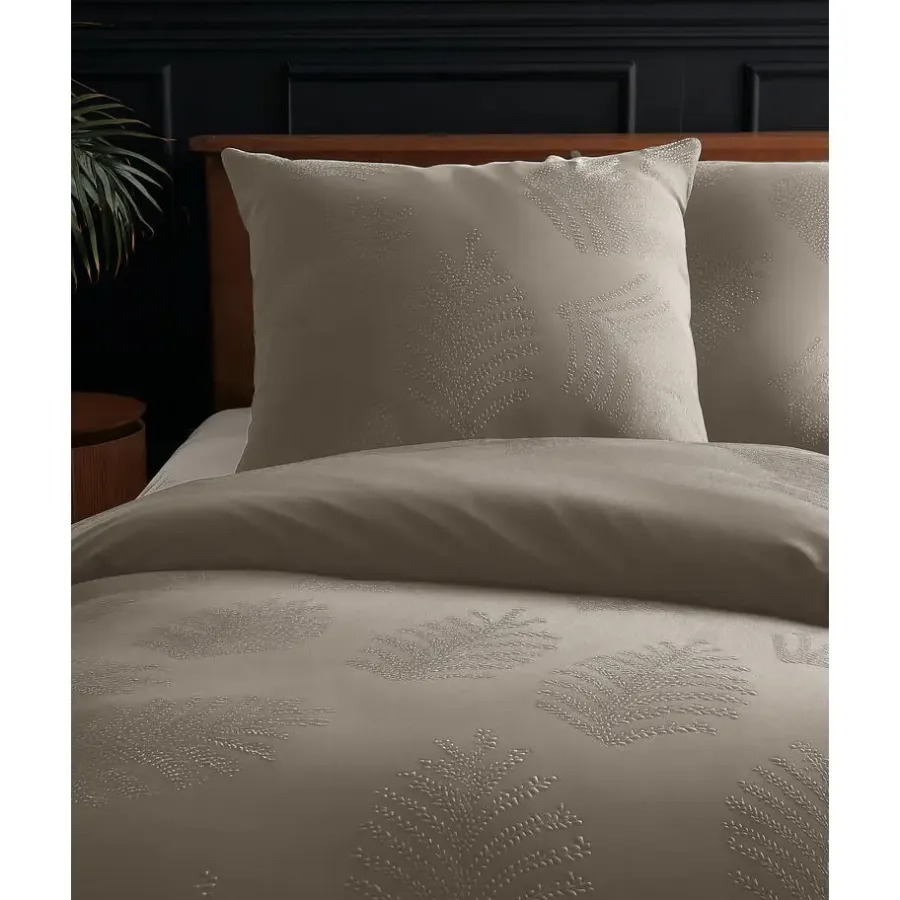 Sleeptime Dekbedovertrek Leaves 240x220 – Fluweelzacht Uni Design – Taupe