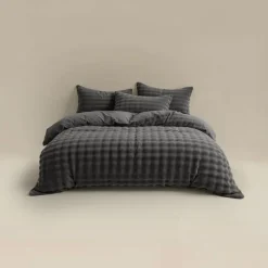 1-Persoons Dekbedovertrekken-Sleeptime Dekbedovertrek 140x220 – Pompom Design & Warm Flanel Fleece - Antraciet