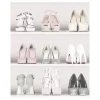 Behang-Dutch Wallcoverings - Exposure schoenen/pumps - 0,53x10,05m