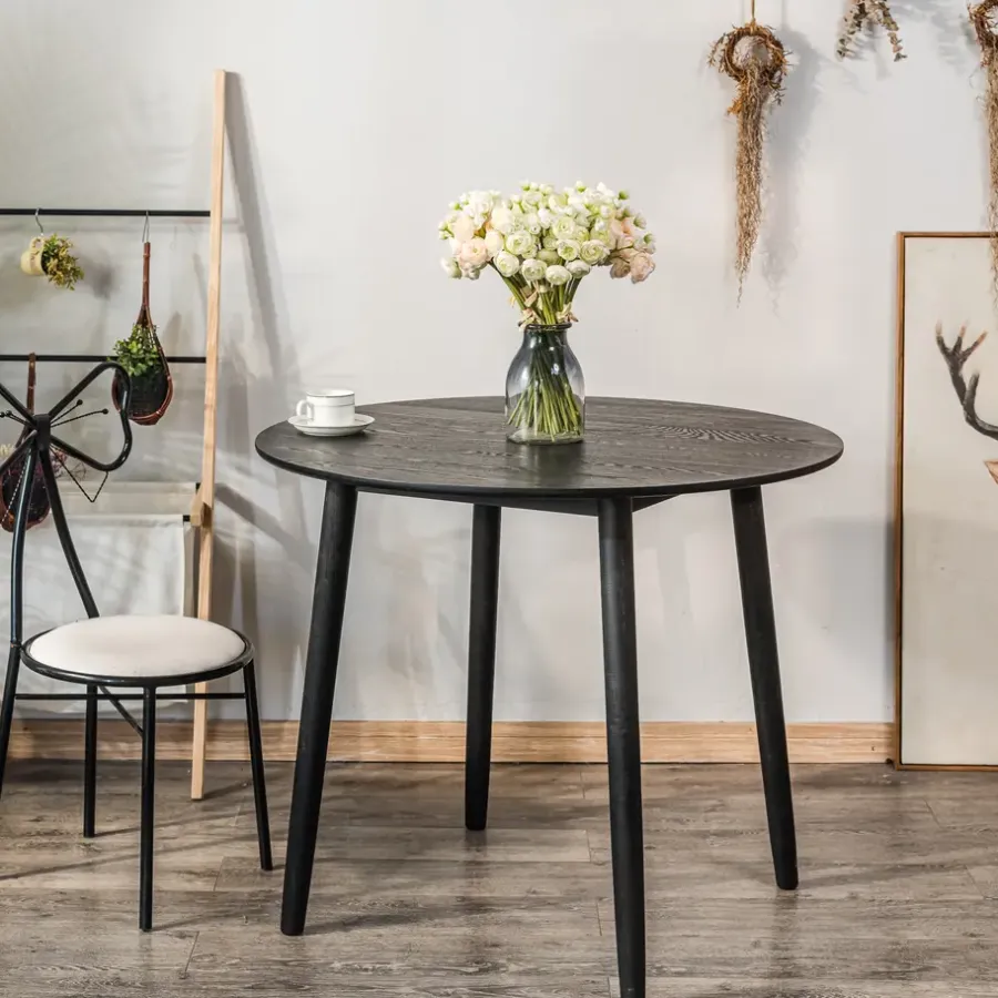 Houten Eettafels|Ronde Eettafels-Nordlys Eettafel voor 4 personen van massief grenen D90