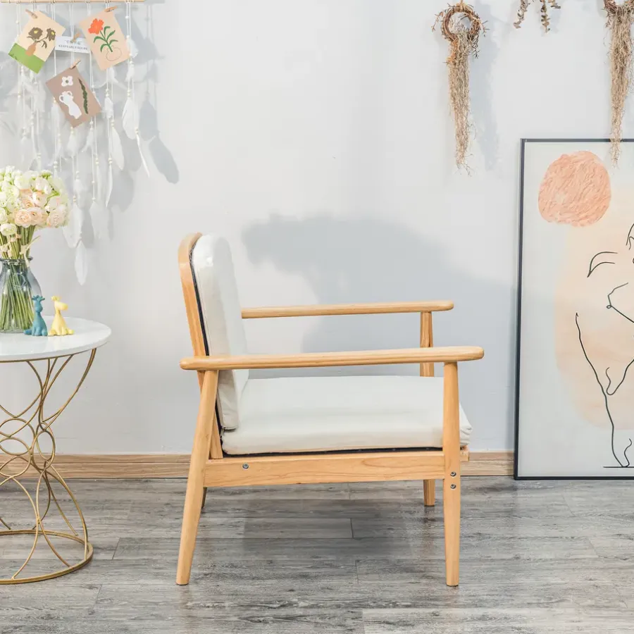 Nordlys Fauteuil van massief hout en beige stof