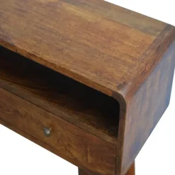 Sidetables-Artisan Furniture Gebogen Kastanje Sidetable met Open Sleuf