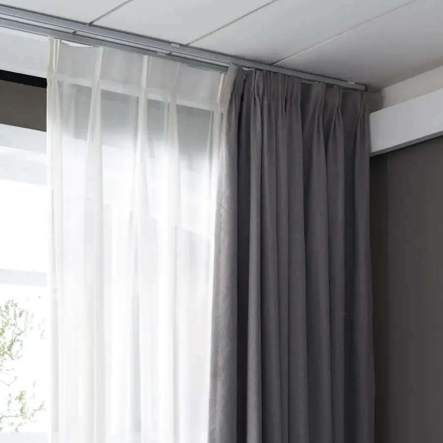 Merkloos Gordijnrail - uitschuifbaar - van 145 tot 270 cm - aluminium - gebroken wit