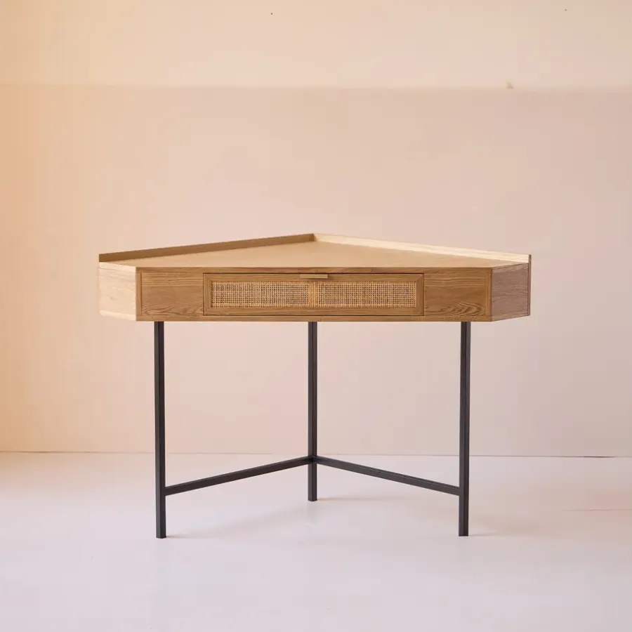 Bureaus-Nordlys Hoekbureau van hout en rotan met 1 lade en metalen poten