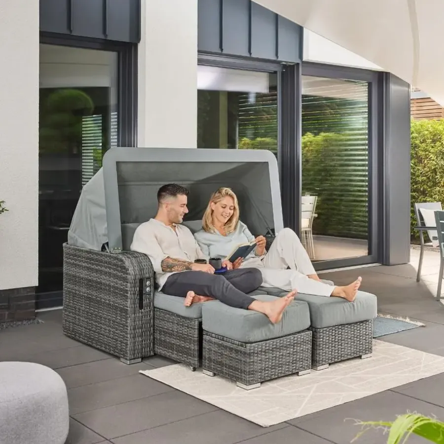 Merkloos HOME DELUXE loungeset HOLBY met regenhoes