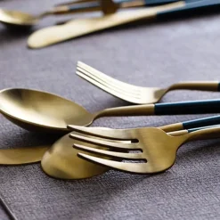 Besteksets-Krumble Bestekset (rond) - 24 delig - 6 persoons - Goud en zwart