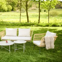 Tuinstoelen-Leen Bakker Lisomme Dax rotan tuinstoel naturel met kussens beige