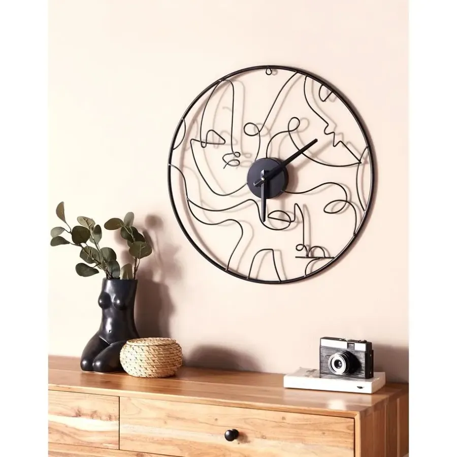 Beliani MENTON - Wandklok - Zwart - Ijzer