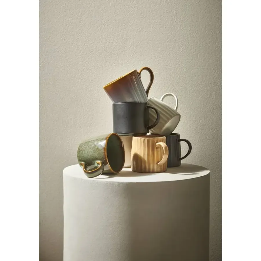 Kopjes, Mokken En Bekers-Leen Bakker Mok met oor Mila - crème - stoneware - 340 ml