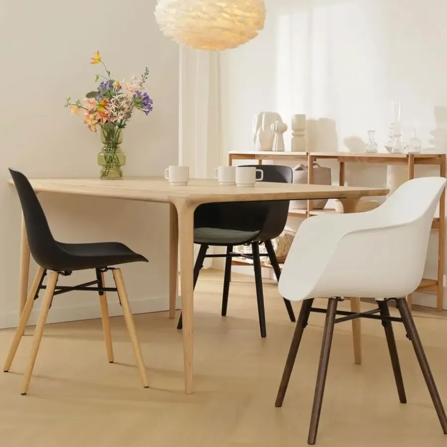 Eetkamerstoelen-Leen Bakker Nolon Nena-Puk Eetkamerstoel Zwart - Armleuning - Zwarte Houten Poten