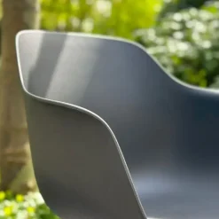 Tuinstoelen-Leen Bakker Nolon Noa-Puk Kunststof Tuinstoel Zwart - Zwart Onderstel