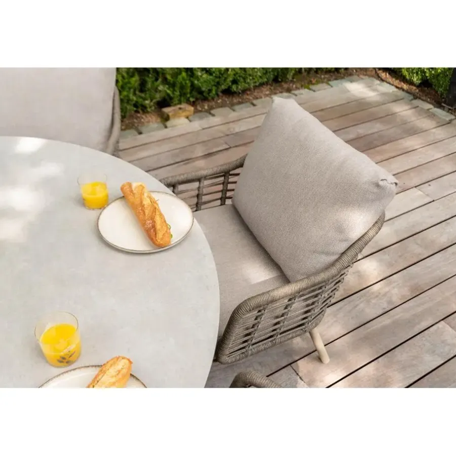 Tuintafels-4-Seasons Outdoor Taste Donato low dining tuintafel Ø160 cm. - Latte